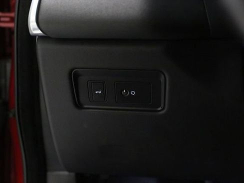 Used 2024 Jaguar F-PACE R-Dynamic S image 10