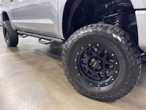 Used 2014 Toyota Tundra Platinum image 26