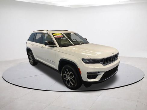 Used 2024 Jeep Grand Cherokee Limited w/ Luxury Tech Group II AWD/4WD image 1