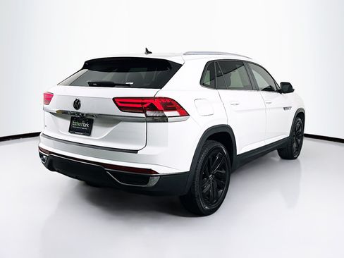 Used 2022 Volkswagen Atlas Cross Sport SE FWD image 9