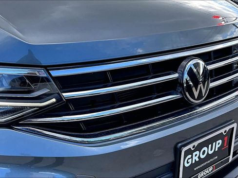 Used 2024 Volkswagen Tiguan SE image 29