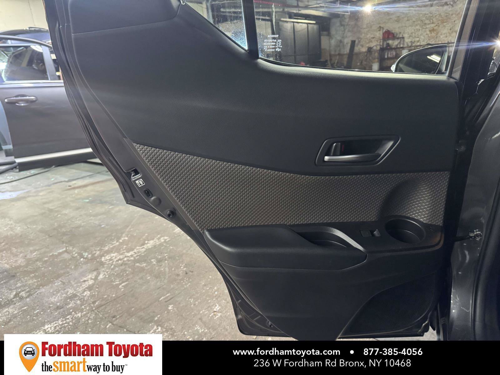 Used 2020 Toyota C-HR Limited FWD image 11