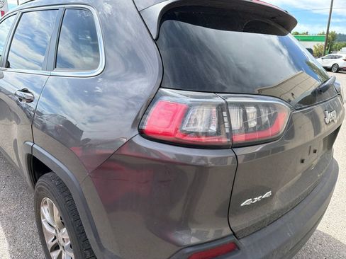 Used 2019 Jeep Cherokee Latitude Plus w/ Cold Weather Group AWD/4WD image 9
