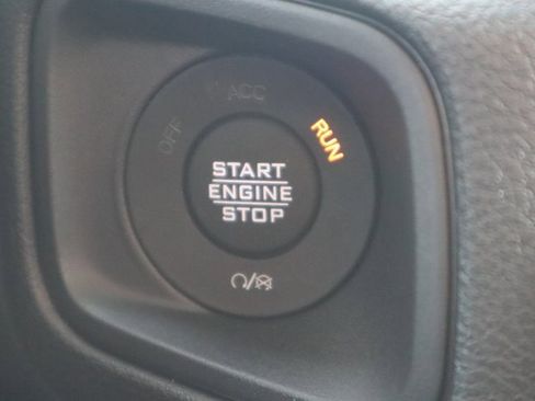 New 2025 Jeep Gladiator Sport image 9