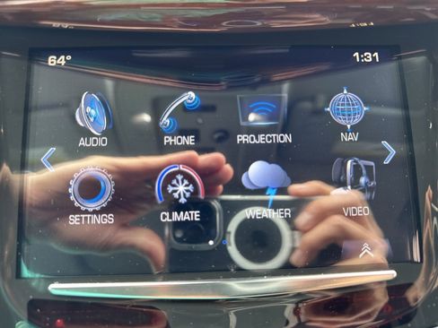 Used 2020 Cadillac Escalade Premium Luxury image 44