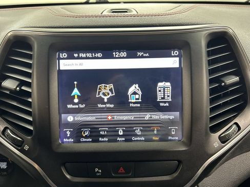 Used 2019 Jeep Cherokee Trailhawk w/ Cold Weather Group AWD/4WD image 16