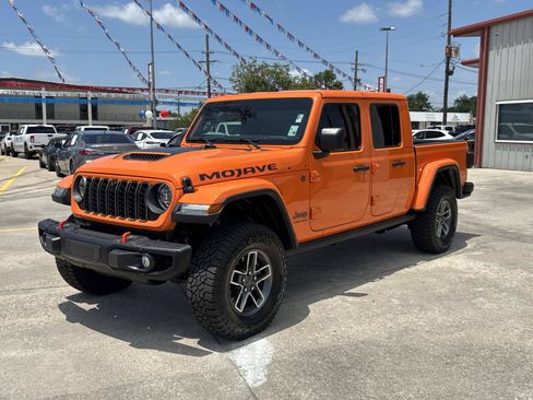 Used 2025 Jeep Gladiator Mojave AWD/4WD image 2