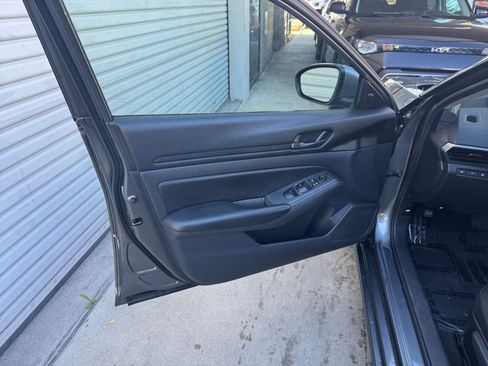 Used 2023 Nissan Altima 2.5 S image 18