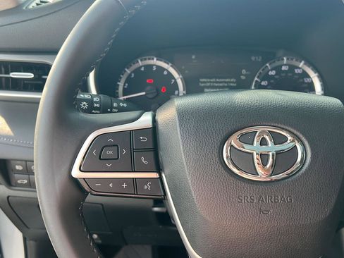 Certified 2024 Toyota Highlander XLE image 21