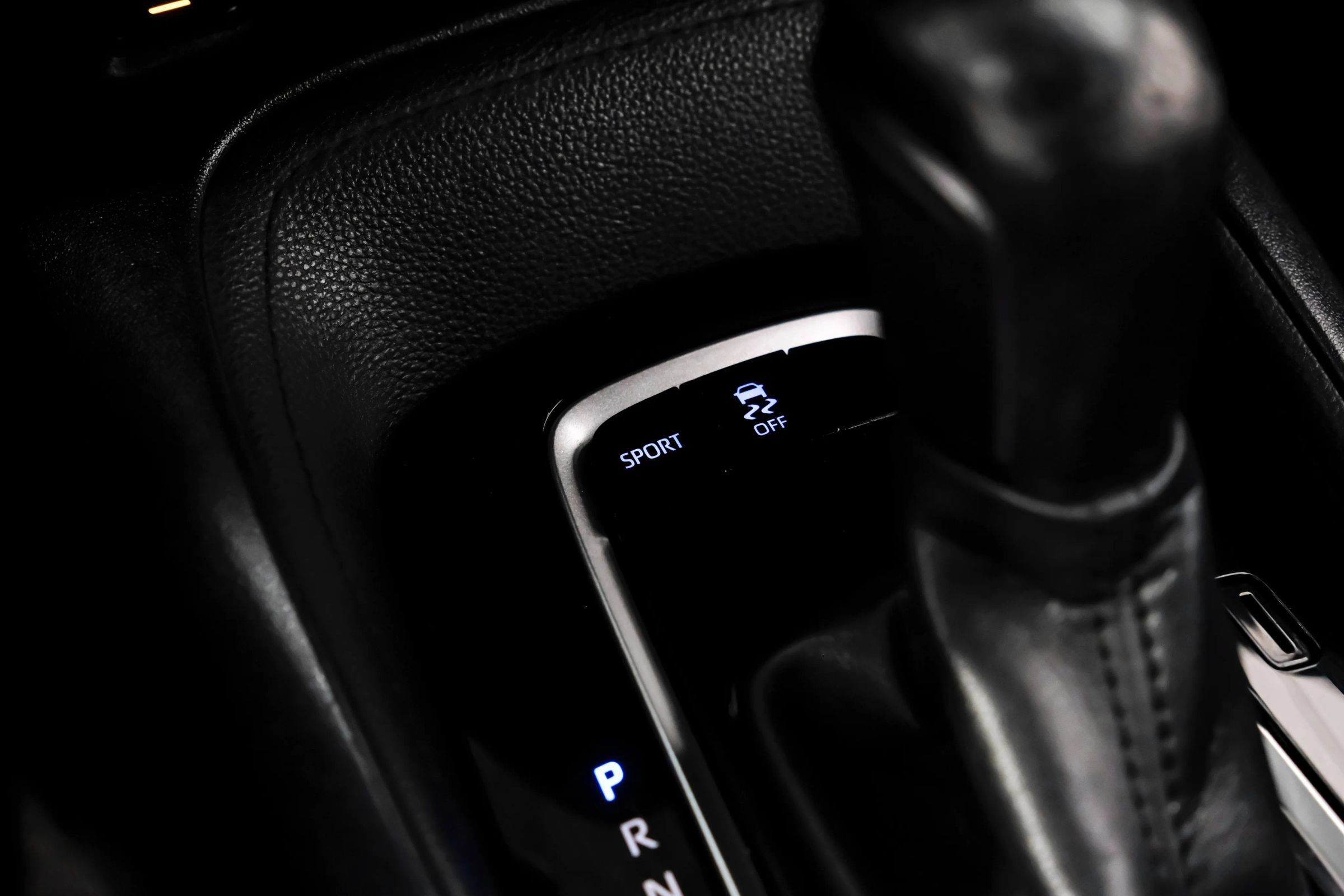 Used 2020 Toyota Corolla XSE FWD image 31