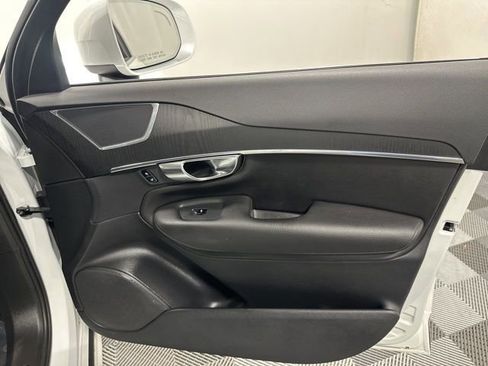 Used 2020 Volvo XC90 T6 Momentum w/ Protection Package image 36