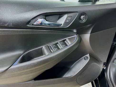 Used 2017 Chevrolet Cruze Premier FWD image 18