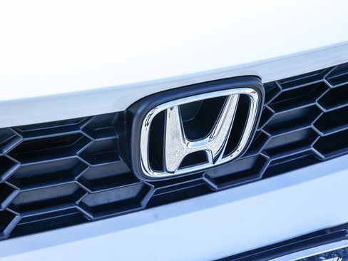 Used 2025 Honda Civic Sport image 16