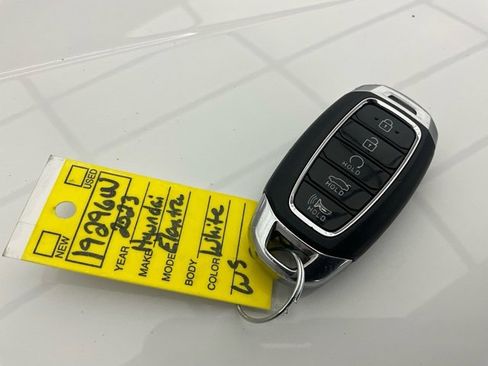 Used 2023 Hyundai Elantra SEL image 21