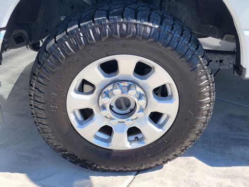 Used 2024 Ford F250 XLT w/ FX4 Off-Road Package AWD/4WD image 9