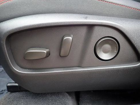 Used 2025 Chevrolet Equinox RS AWD/4WD image 13
