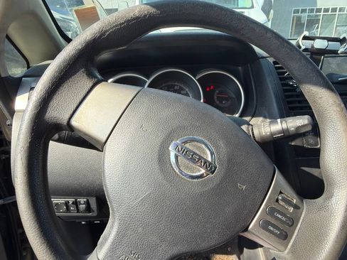 Used 2011 Nissan Versa 1.8 S w/ PWR Plus Pkg FWD image 3