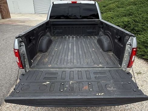 Used 2018 Ford F150 XLT w/ Equipment Group 302A Luxury AWD/4WD image 42