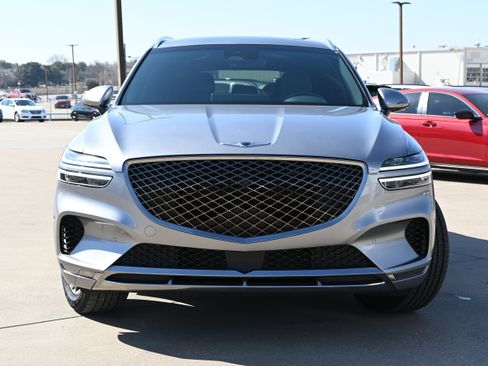 Used 2022 Genesis GV70 2.5T w/ Advanced Package image 9