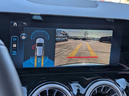 Used 2025 Mercedes-Benz GLA 250 4MATIC image 15