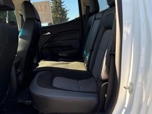 Used 2015 Chevrolet Colorado Z71 AWD/4WD image 12