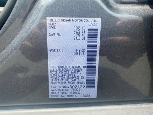 Used 2024 Nissan Altima 2.5 SV FWD image 33