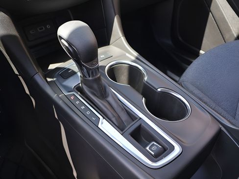 Used 2024 Chevrolet Equinox LT w/ LPO, Floor Liner Package AWD/4WD image 22