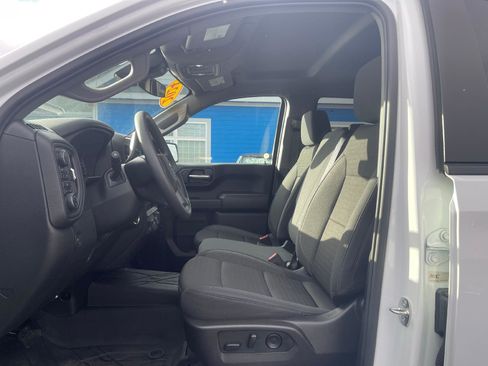 Used 2024 Chevrolet Silverado 1500 Custom image 5