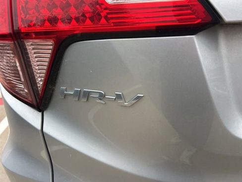 Used 2016 Honda HR-V LX image 4