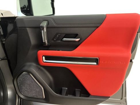 Certified 2026 GMC Hummer EV 3X w/ Carbon Fiber Edition Package AWD/4WD image 15