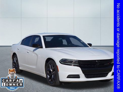 Used 2023 Dodge Charger SXT w/ Blacktop Package image 2