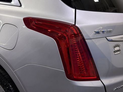 Used 2019 Cadillac XT5 Premium Luxury AWD/4WD image 17