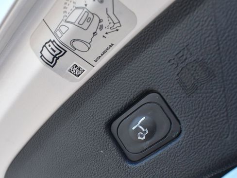 Used 2018 Ford Edge SEL w/ Equipment Group 201A image 26