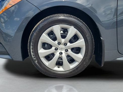 Used 2025 Toyota Corolla LE FWD image 27