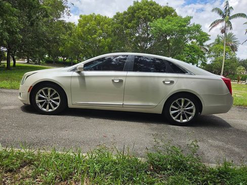 Used 2014 Cadillac XTS Luxury FWD image 4