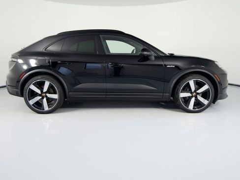 New 2026 Porsche Macan 4 Electric image 11