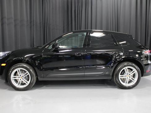 New 2026 Porsche Macan image 2