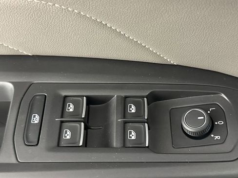 Used 2023 Volkswagen Atlas SEL image 21