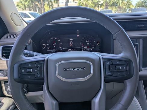 Used 2022 GMC Yukon XL Denali AWD/4WD image 36
