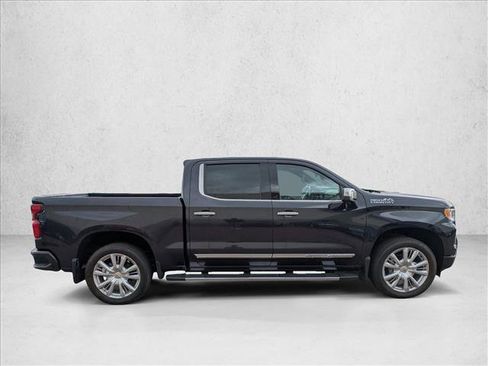 Used 2023 Chevrolet Silverado 1500 High Country w/ High Country Premium Package image 4