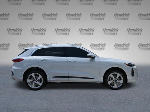Used 2025 Audi Q5 Premium w/ Premium Plus AWD/4WD image 10