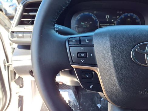 Certified 2023 Toyota Crown XLE image 10