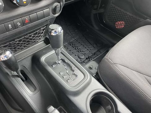 Used 2018 Jeep Wrangler Unlimited Sport AWD/4WD image 33