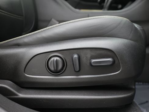 Used 2019 GMC Acadia Denali AWD/4WD image 44
