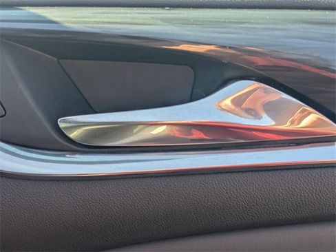 Used 2024 Buick Enclave Premium image 34