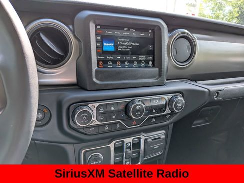 Used 2023 Jeep Gladiator Sport AWD/4WD image 21