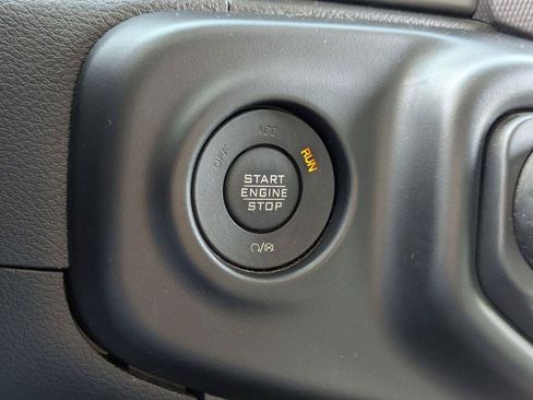 Used 2022 Jeep Wrangler Sport AWD/4WD image 15