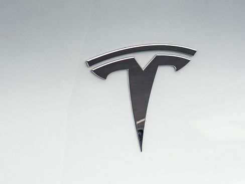 Used 2023 Tesla Model Y Long Range AWD/4WD image 25