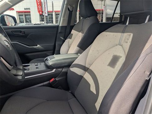 Certified 2024 Toyota Highlander LE image 14