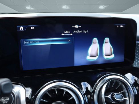 New 2025 Mercedes-Benz GLB 250 4MATIC image 72